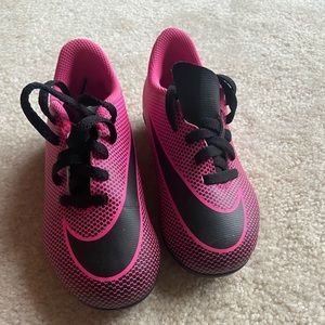 Like new, little girls Nike cleats